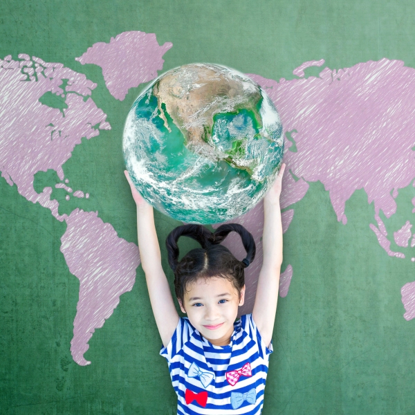 Celebra el Día de los Derechos Humanos a través de su preparación en el cátedra