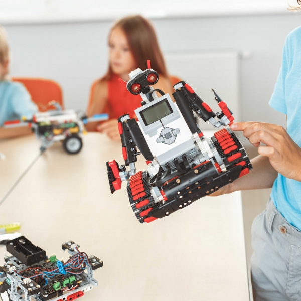Cómo y por qué introducir la robótica educativa en el cátedra