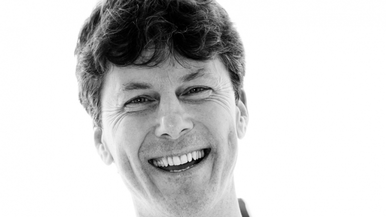 Nicholas Carlisle: “Las escuelas tienen dificultades para contender con el bullying”