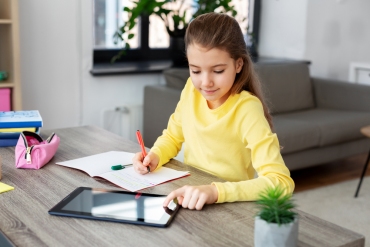 “El seguimiento de la situación en Italia nos permitió anticiparnos y preparar un plan de formación del profesorado y de trabajo adaptado a la educación a distancia” | Colegio Plaza Sant Cugat International School