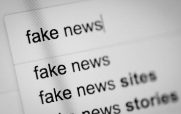 Defiéndete de la desinformación en ruta con el fact-checking